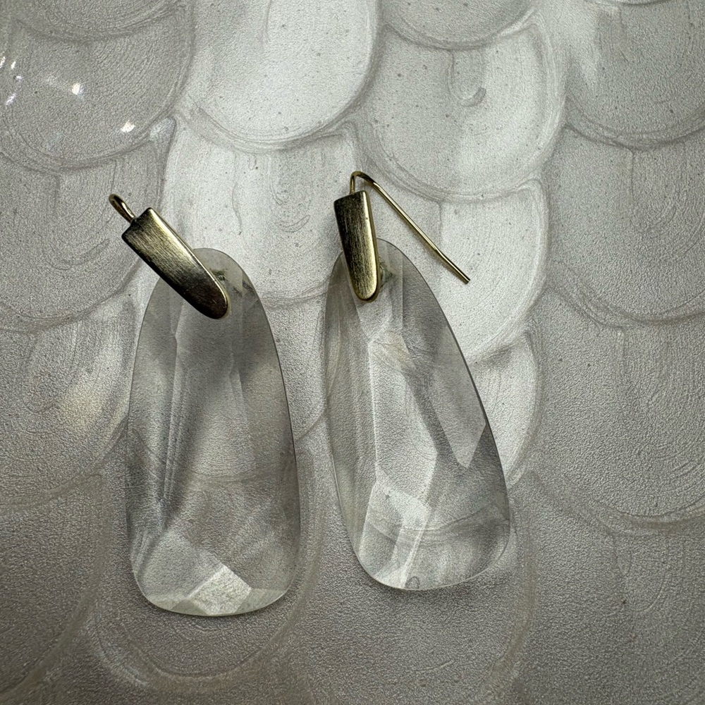 Kendra Scott Elegant Clear and Gold Earrings